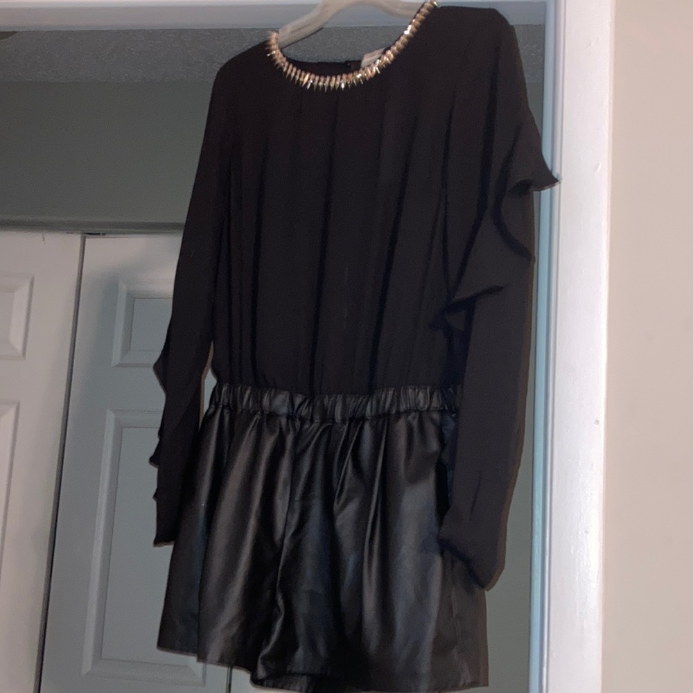 Stunting jumper shorts leather look